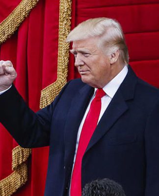 Трамп офіційно вступив на посаду президента США Трамп. AdverMAN