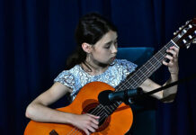 Катерина Павленко – гітара Катерина Павленко