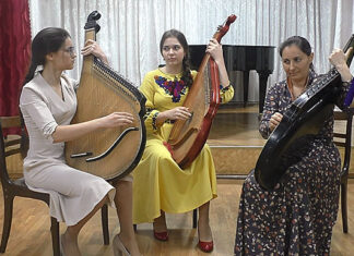 Тріо бандуристок Лукомор’є