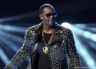 Репер R. Kelly: рекет, торгівля людьми, дитяча порнографія