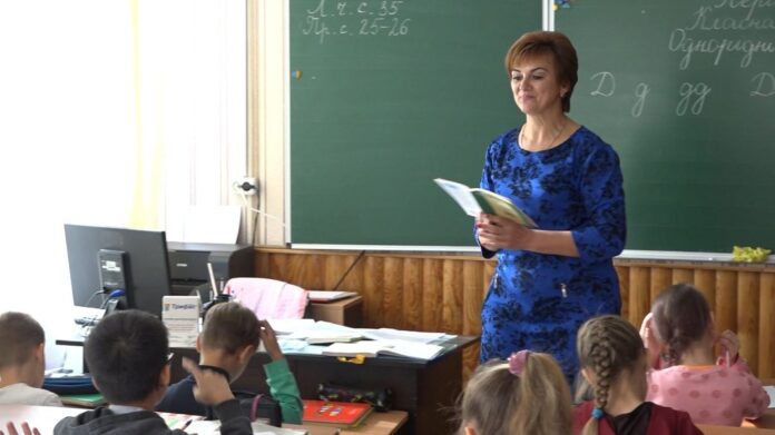 Школа, Україна
